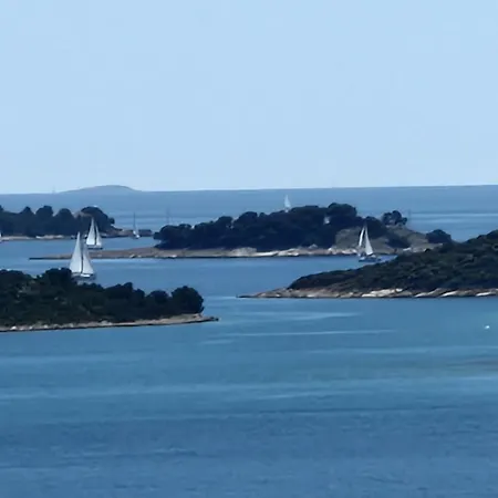 Honey Apartment Drage